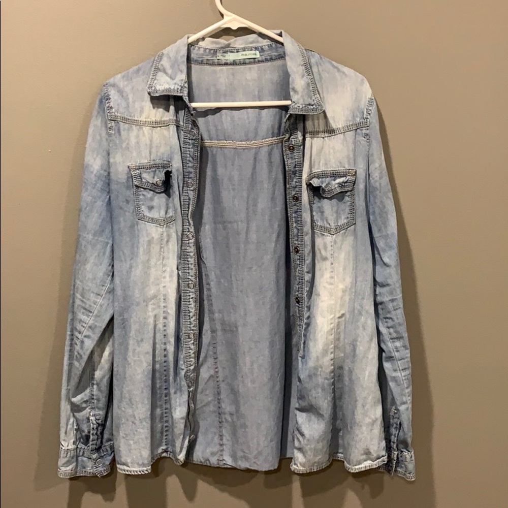Chambray Long Sleeve Button Up
